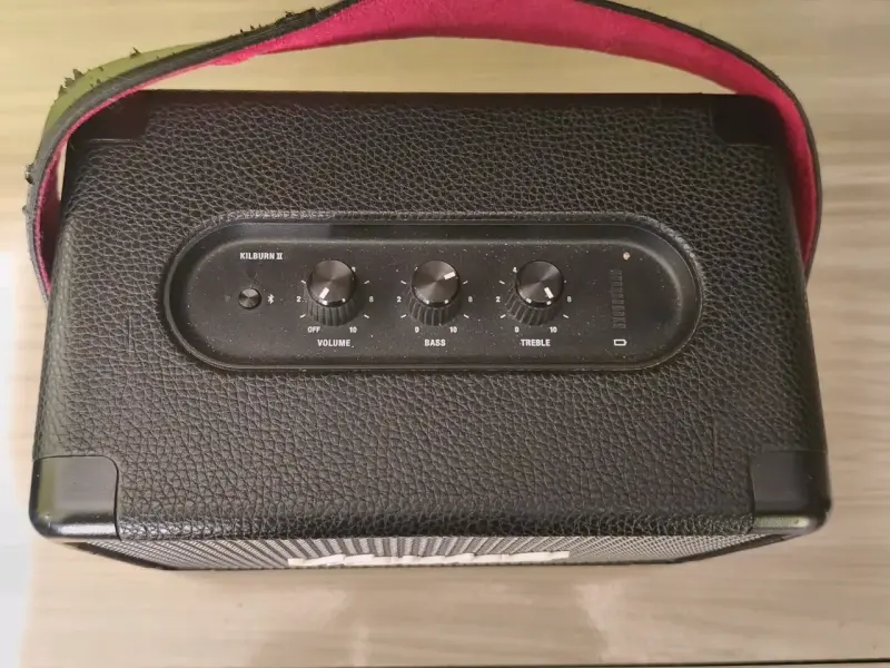 Parlante Bluetooth Marshall portátil con detalles - 5