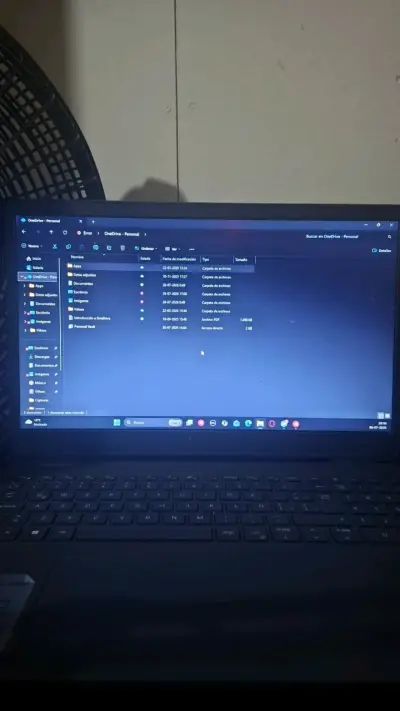 Laptop Dell Inspiron 15 3000 con pantalla HD - miniatura 1