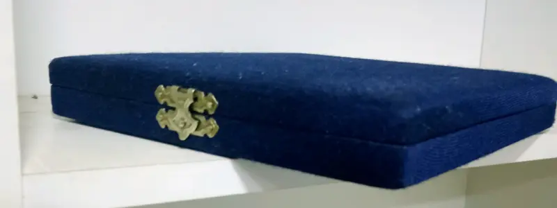 Estuche de tela azul para joyas - 1