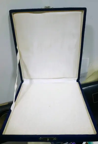 Estuche de tela azul para joyas - miniatura 3