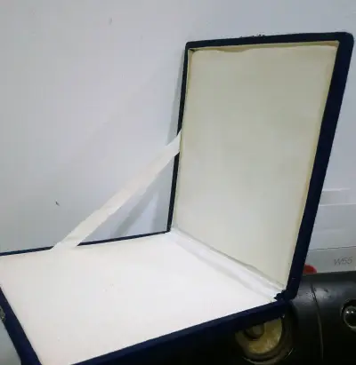 Estuche de tela azul para joyas - miniatura 4