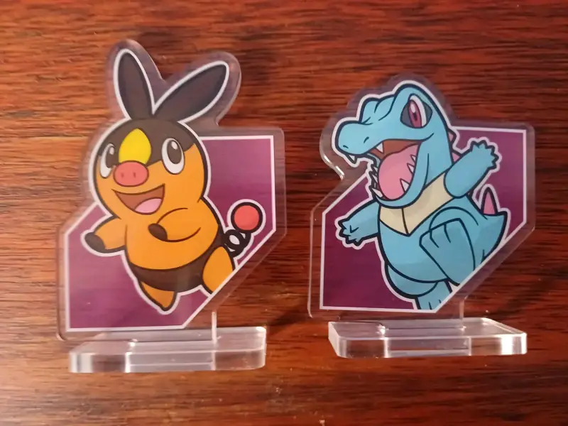 Figuras acrílicas de Pokémon Tepig y Totodile