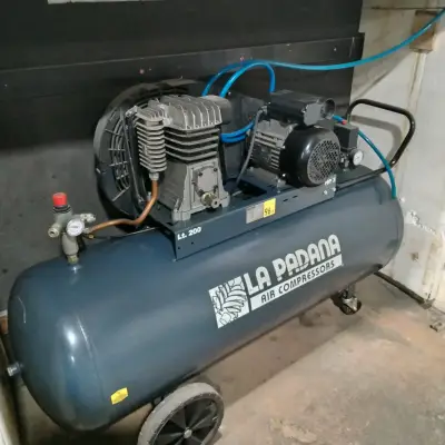 Compresor de Aire La Padana 200L 3HP - miniatura 1