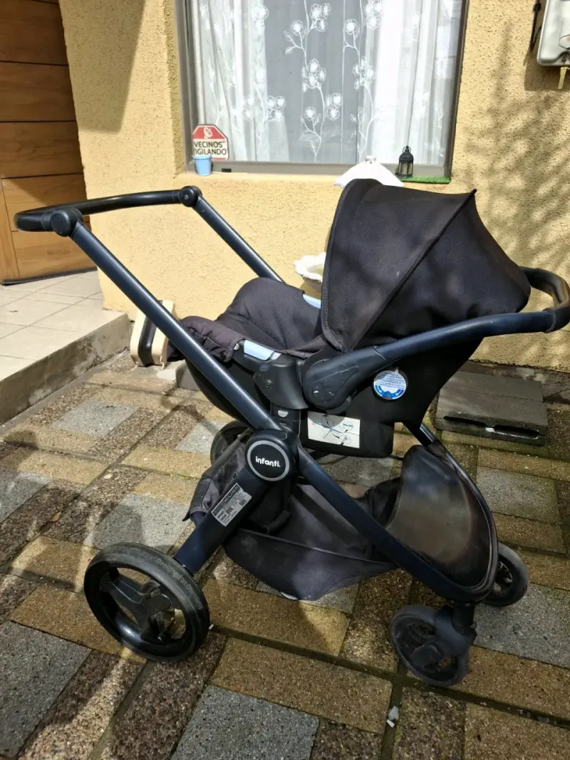 Coche de bebé Infanti negro plegable - 1