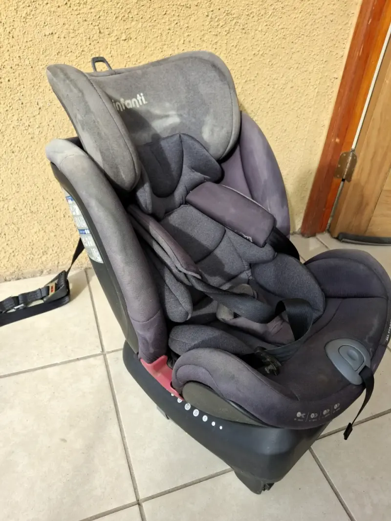 Silla de auto para bebé Infanti gris