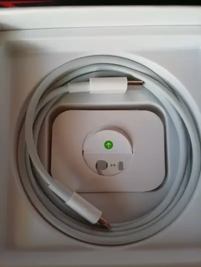 AirPods Pro 2da Generación con Estuche MagSafe - miniatura 3