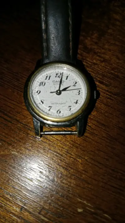 Reloj Casio Quartz Clásico para Mujer - miniatura 1