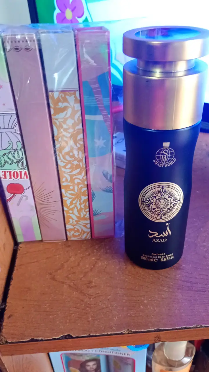 Set de perfumes y cosméticos variados