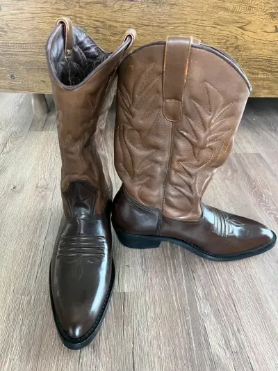 Botas vaqueras de cuero marrón para hombre - miniatura 1
