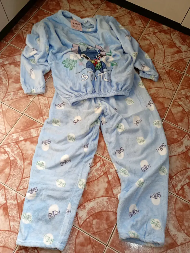 Pijama polar azul de Stitch para mujer