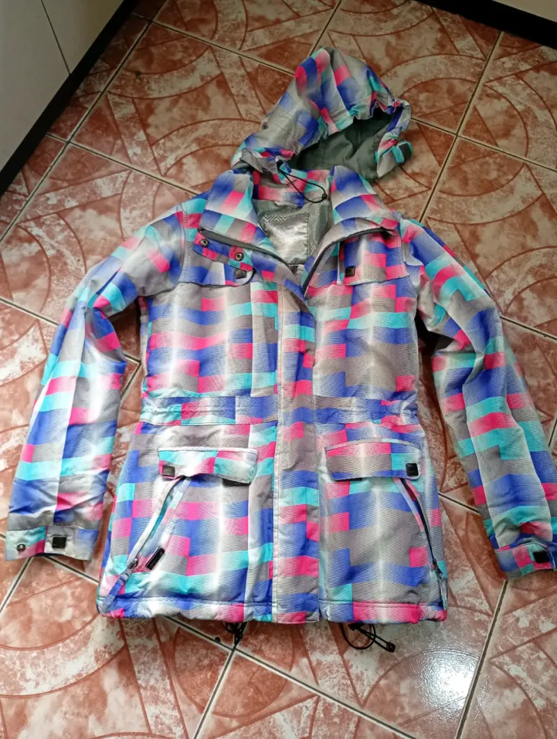 Chaqueta de esquí colorida para mujer