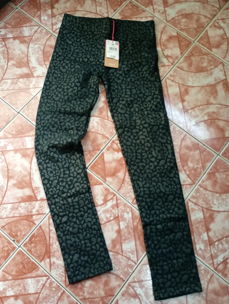 Pantalones estampados animal print talla 16