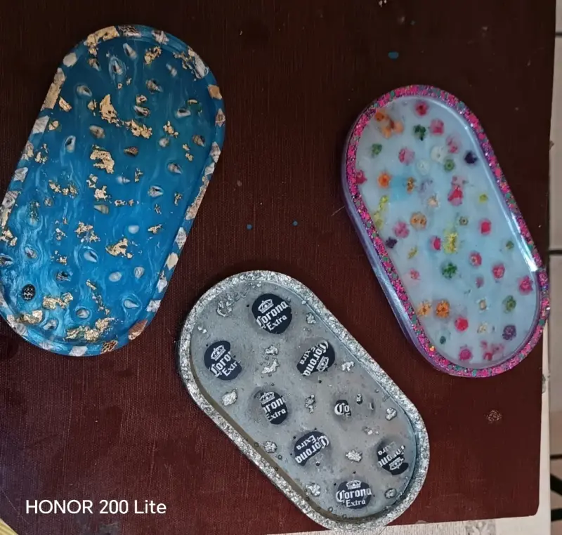 Juego de dominó artesanal con piezas decorativas - 5