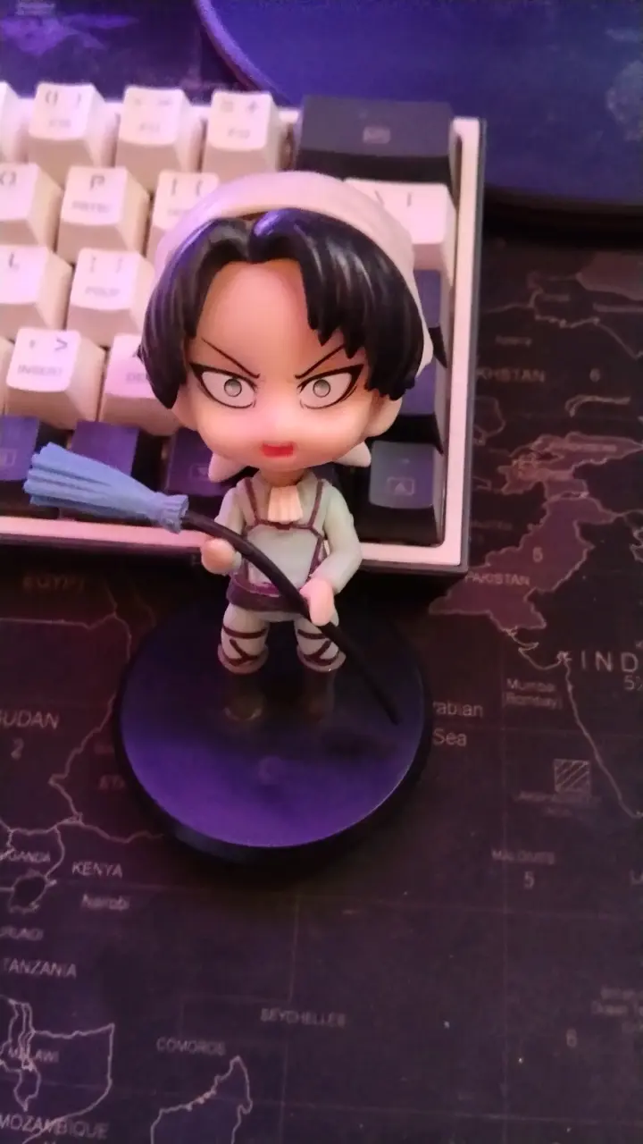 Figura de colección anime con base - 1
