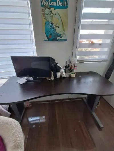 Silla de madera con cojín floral - miniatura 2