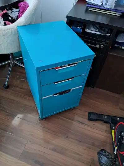 Silla de madera con cojín floral - miniatura 3