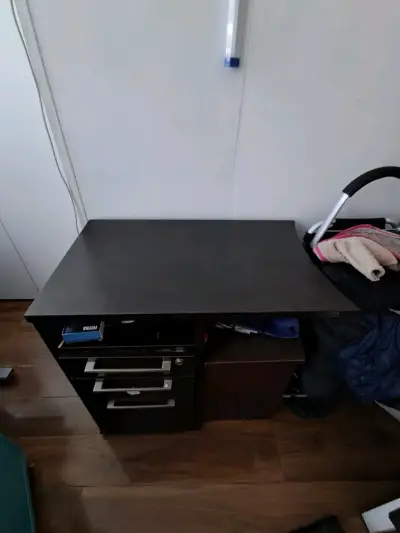 Silla de madera con cojín floral - miniatura 4
