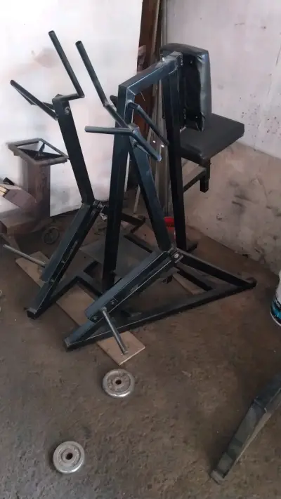 Maquina para espalda remo dorian para gimnasio - miniatura 2