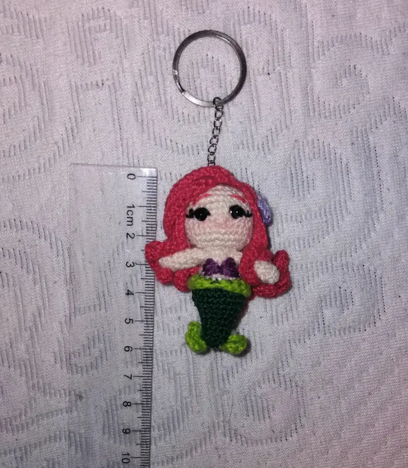 Llavero de sirena amigurumi hecho a mano - 2