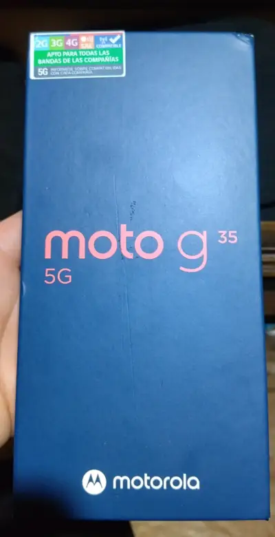 Smartphone Motorola Moto G35 5G con funda - miniatura 1