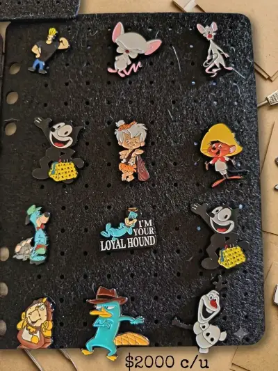 Set de pines de personajes animados - miniatura 4
