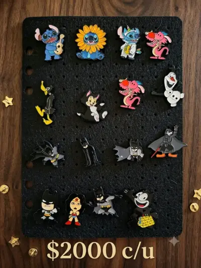 Set de pines de personajes animados - miniatura 5