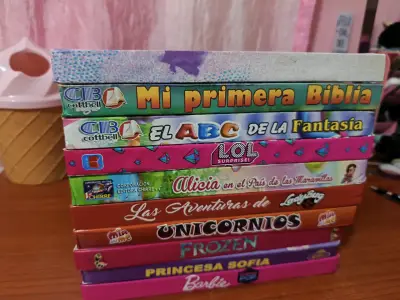 Set de libros infantiles con personajes populares - miniatura 1