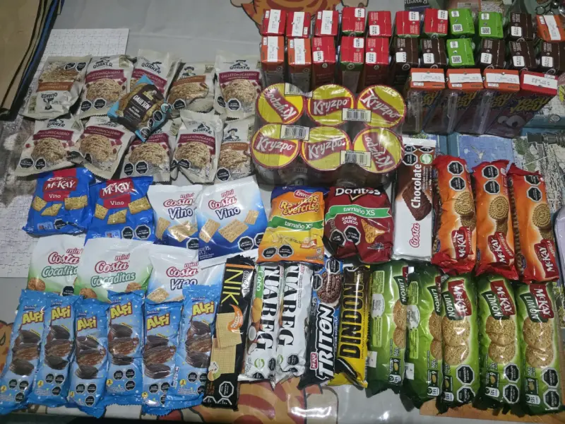 Lote de snacks variados Quaker, McKay y Costa