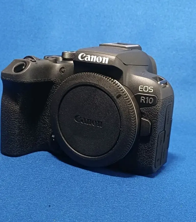 Cámara Canon EOS R10 sin uso - 1