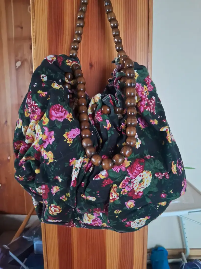 Bolso de tela floral con asas de madera - 2