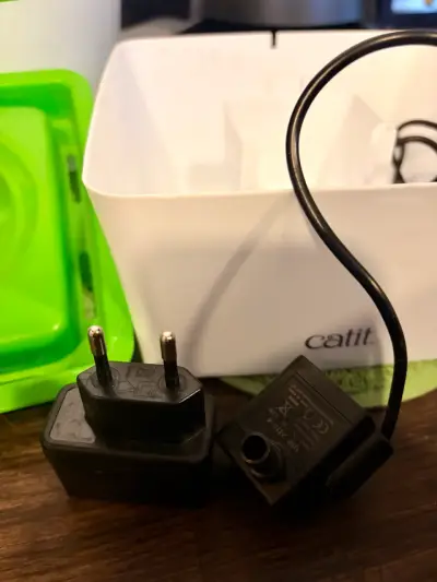 Fuente de agua para mascotas Catit 2.0 con flor - miniatura 3