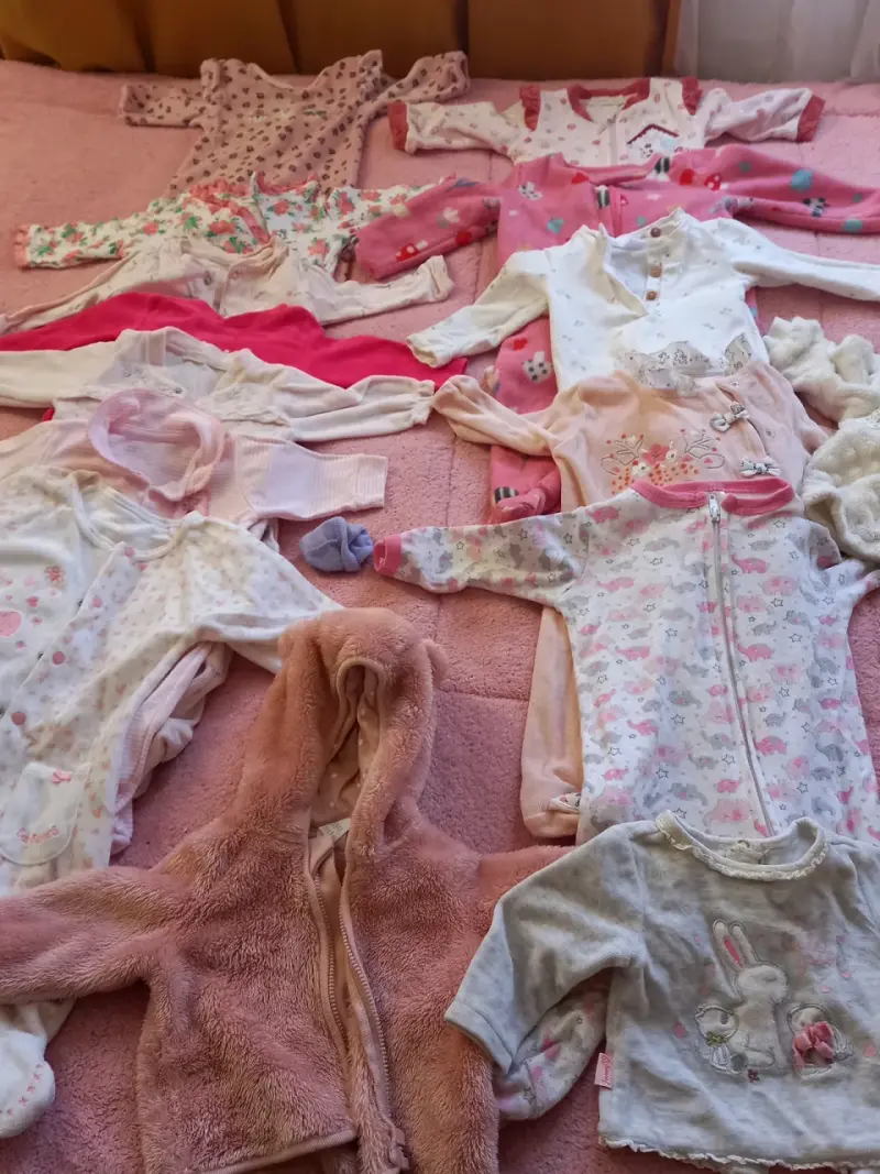 Lote de ropa para bebé niña en buen estado - 5