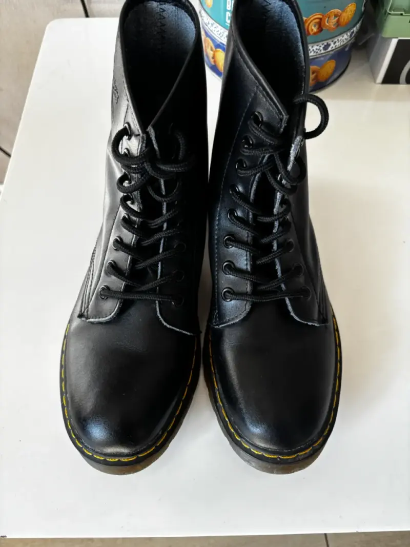 Botas de cuero negro Dr. Martens clásicas talla 42 - 1