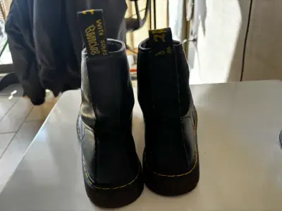 Botas de cuero negro Dr. Martens clásicas talla 42 - miniatura 3