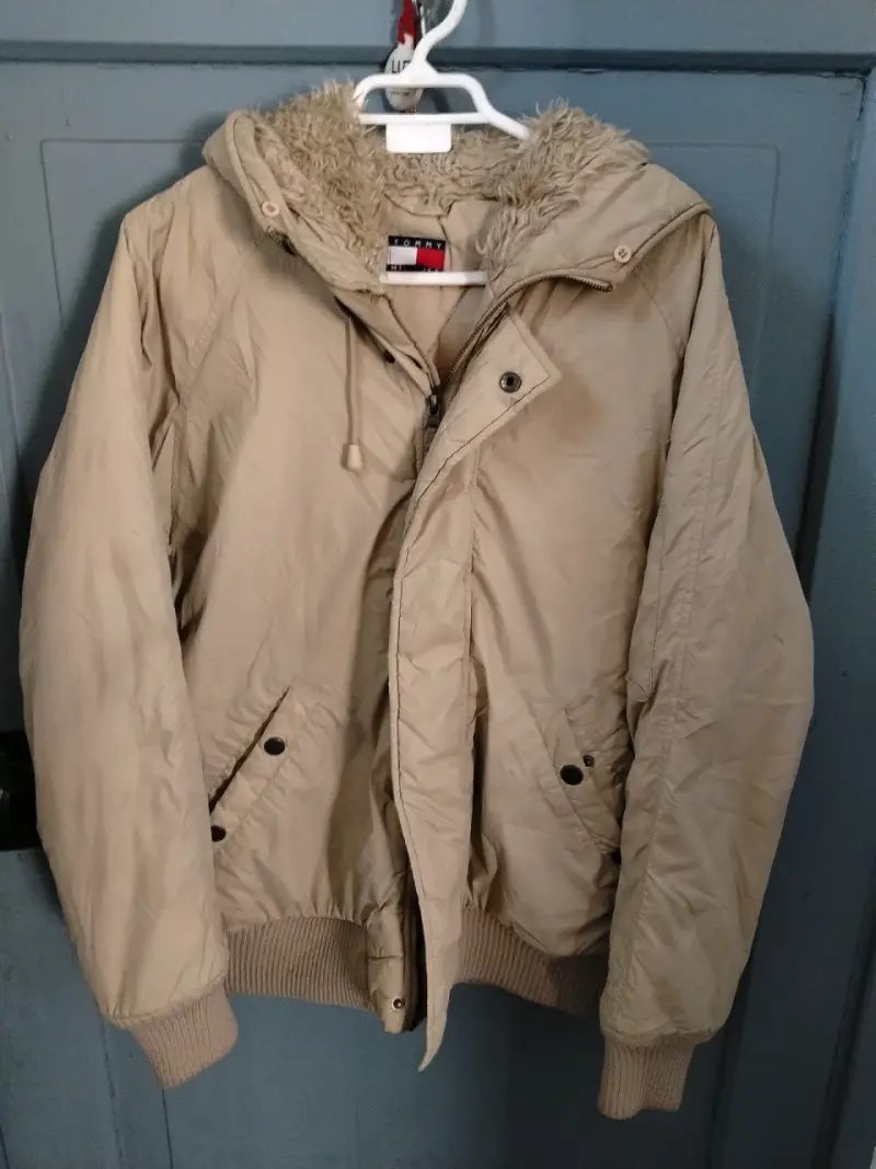 Chaqueta Tommy beige con capucha y forro - 1