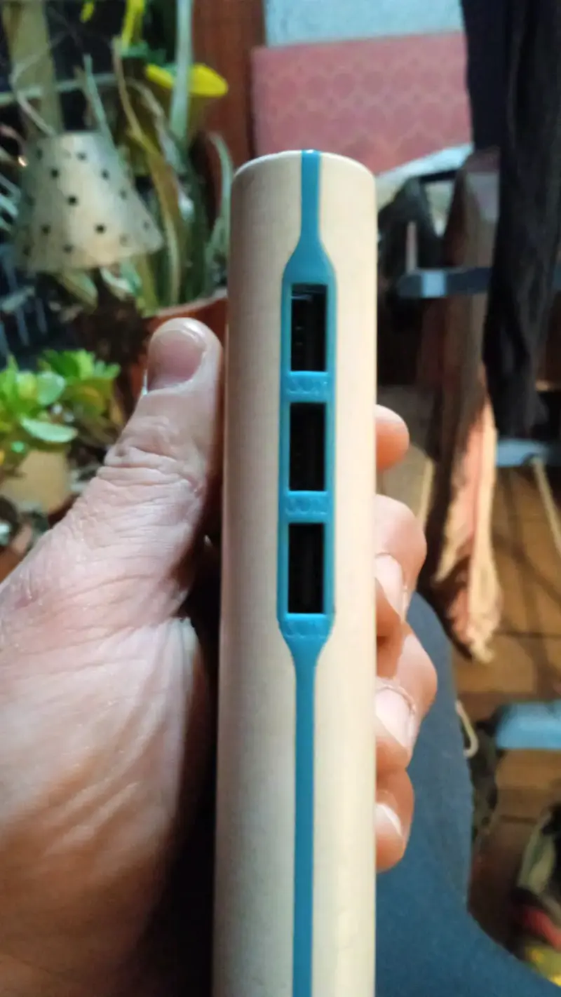 Cargador portátil USB compacto - 1