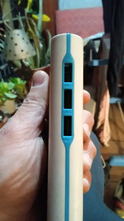 Cargador portátil USB compacto - miniatura 1