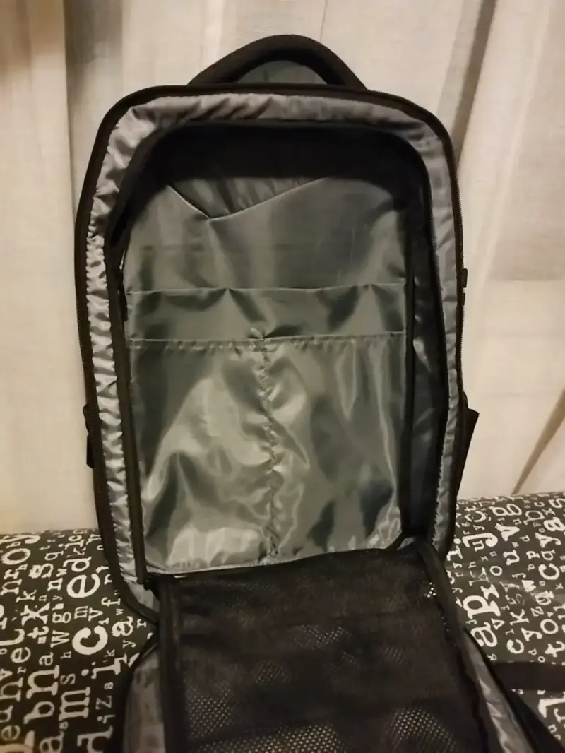 ⚡ Mochila Antirrobo Rígida Impermeable para Laptop - 4
