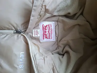 Chaqueta acolchada beige Levi's con capucha - miniatura 4