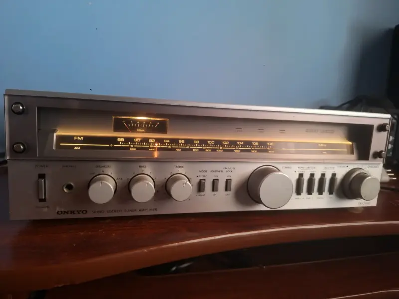 Receptor de Audio Onkyo Vintage con Sintonizador - 1