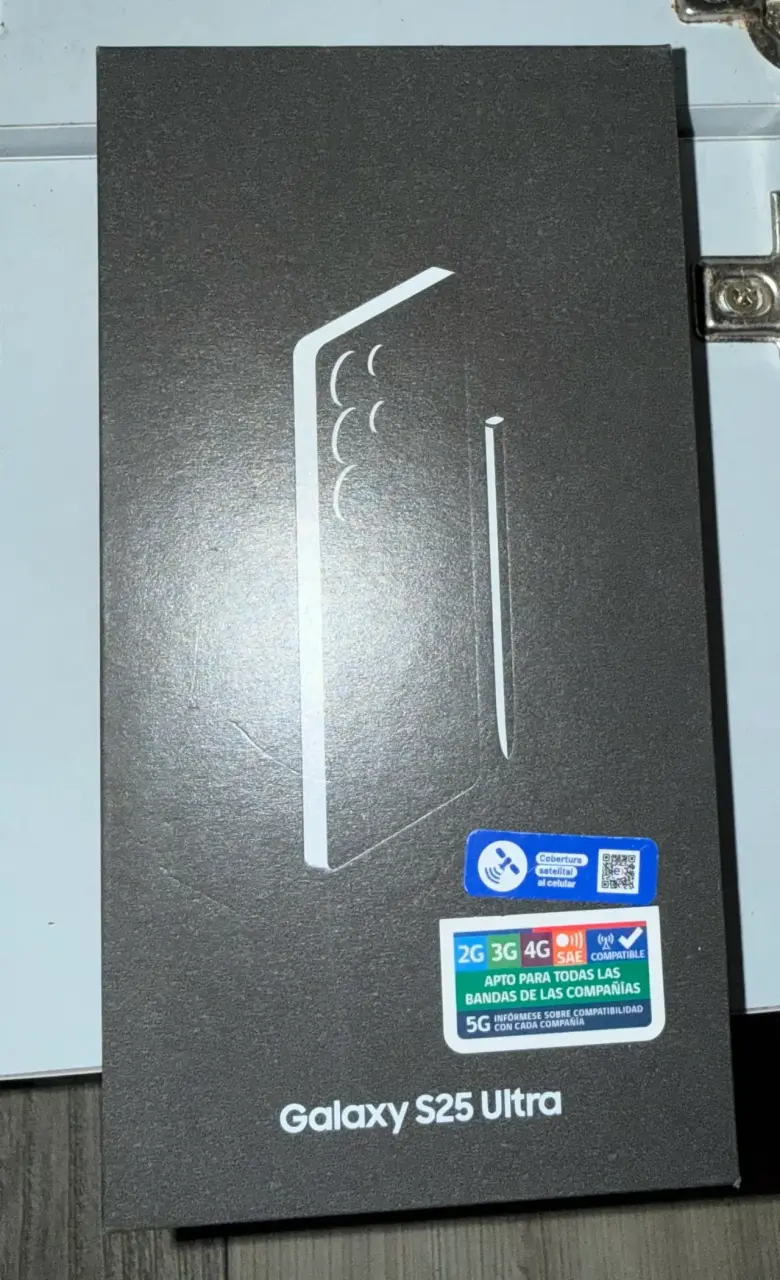 Smartphone Galaxy S25 Ultra con S Pen - 1