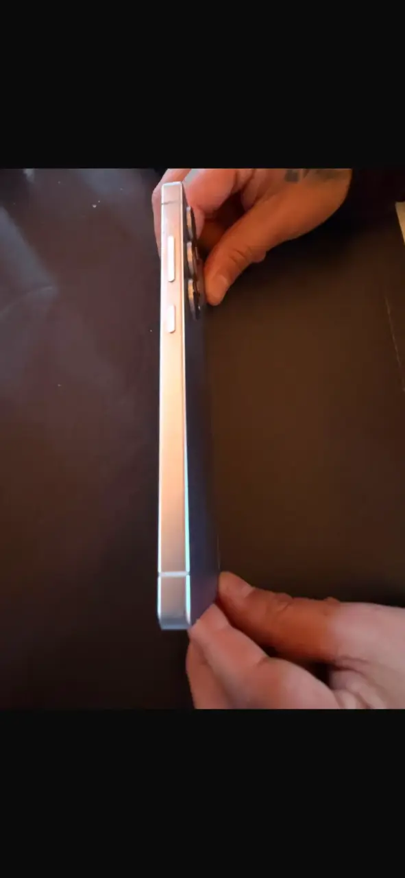 Smartphone Galaxy S25 Ultra con S Pen - 4