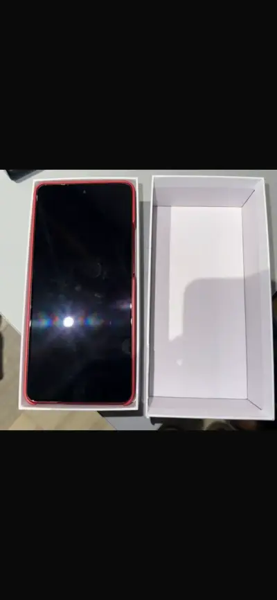Smartphone Motorola Moto G86 Power 5G Rojo - miniatura 3