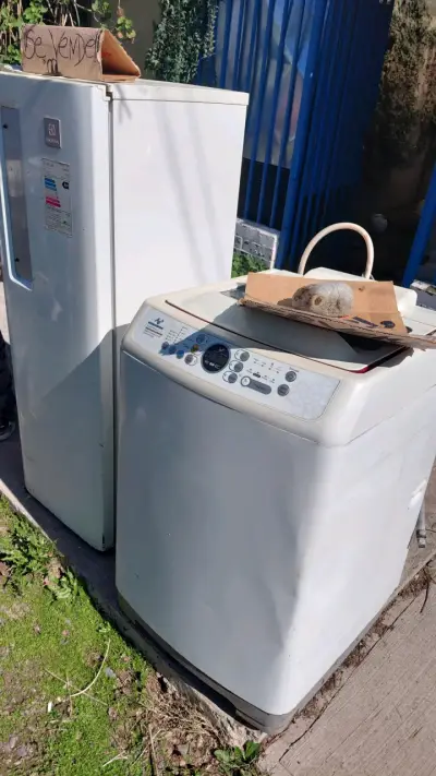 Lavadora de 13 kilos y medio funcionando al 100 - miniatura 2