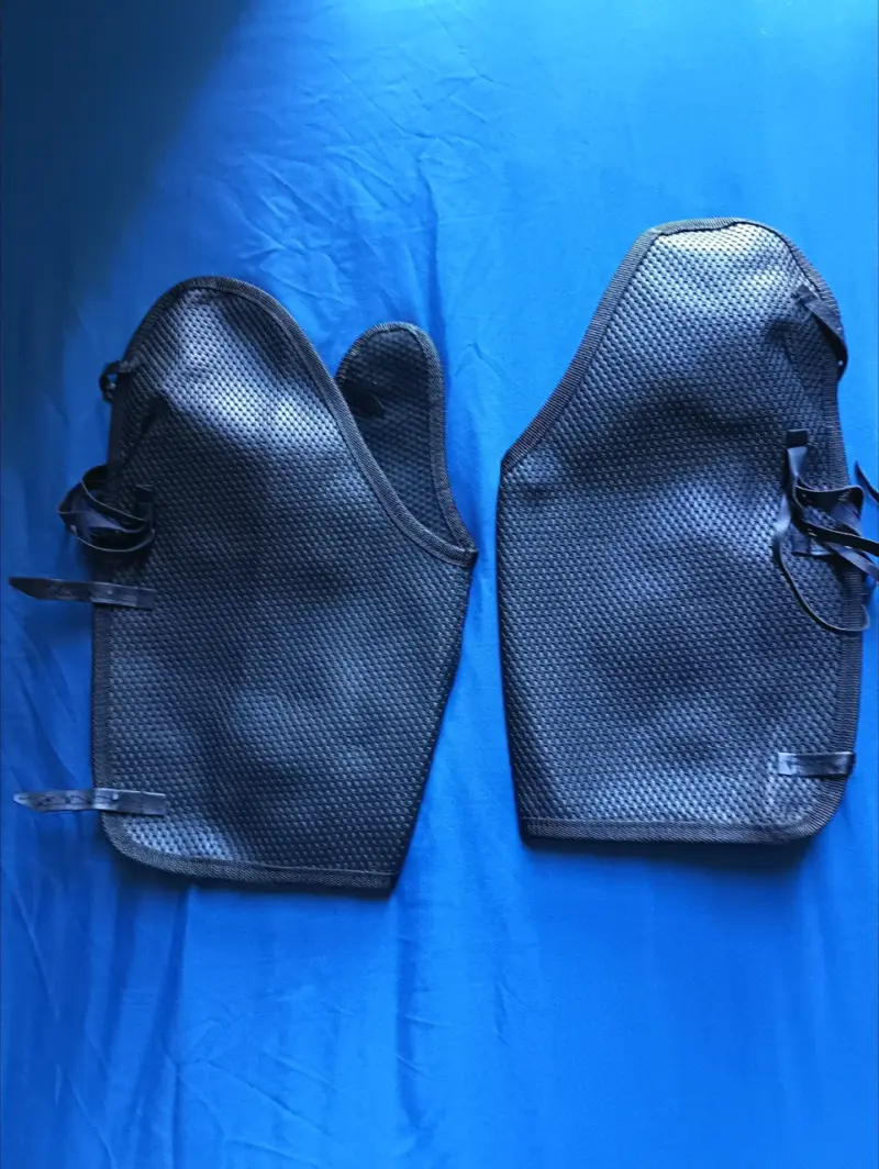 Manta y protectores de caballo en buen estado - 5
