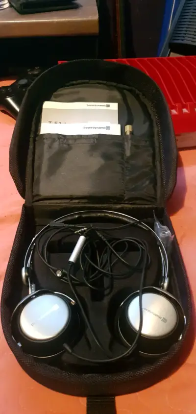 Auriculares Beyerdynamic T51i (Con Detalle) - miniatura 1
