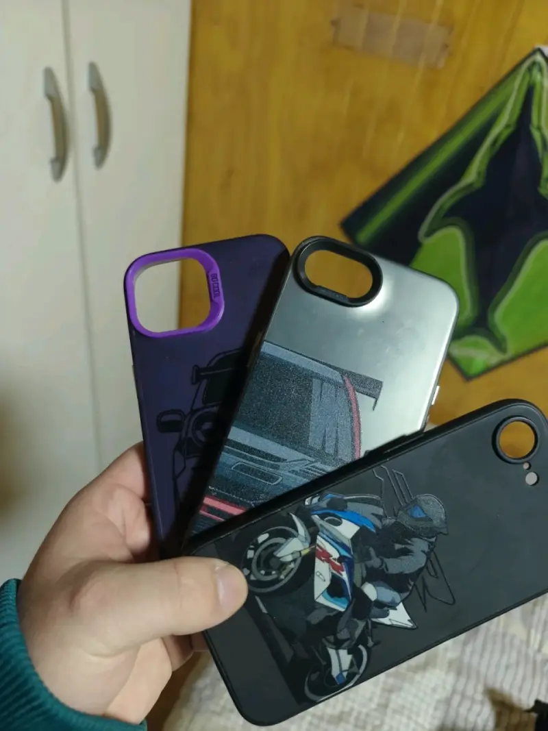 Set de carcasas para iPhone con diseño de autos y motos - 1