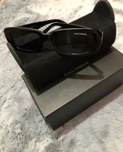 Gafas de sol Dolce & Gabbana negras con estuche - miniatura 2