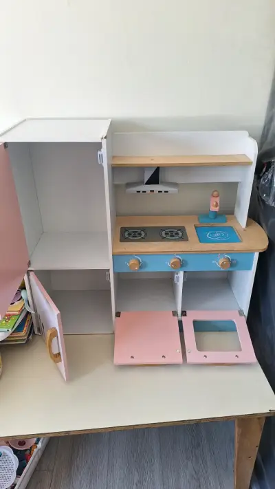 Cocina de juguete de madera para niños - miniatura 2