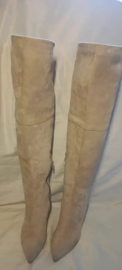 Botas altas de gamuza beige para mujer - miniatura 6